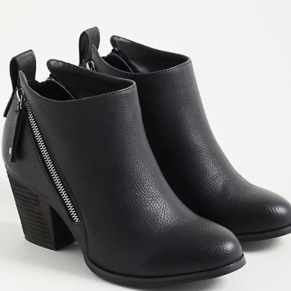 Torrid Black Textured Ankle Booties with Side Zipper (8.5 WW)